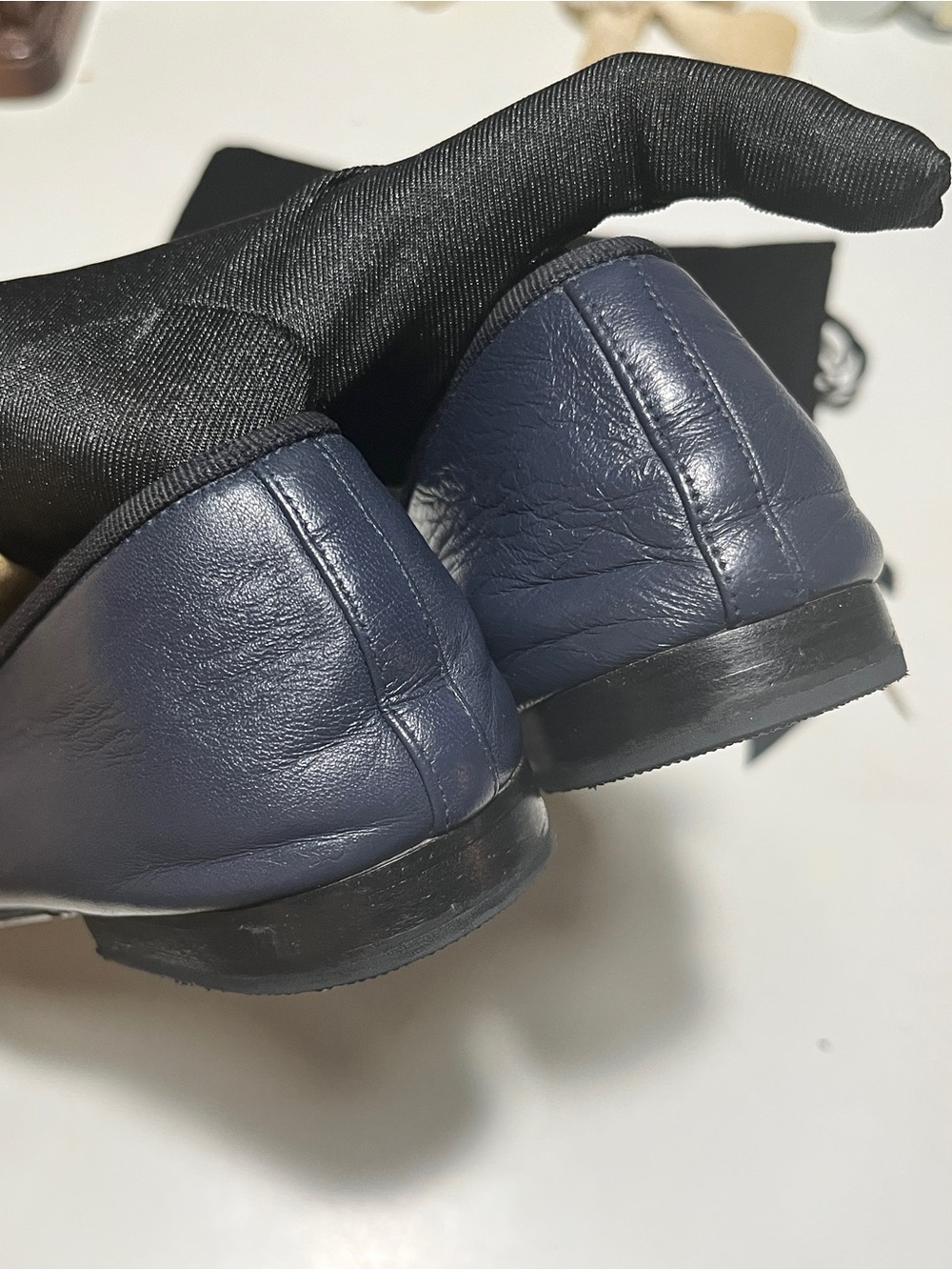 Chanel navy Black Leather Ballet Flats with CC Logo - Picture 3 of 11